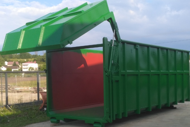 Abrollcontainer mit hydraulischer Klappe in lebhaftem Grün