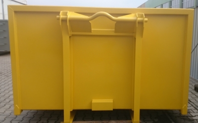 Frontansicht einer gelben Abrollplattform - innovative Lösung für flexible Transportbedürfnisse