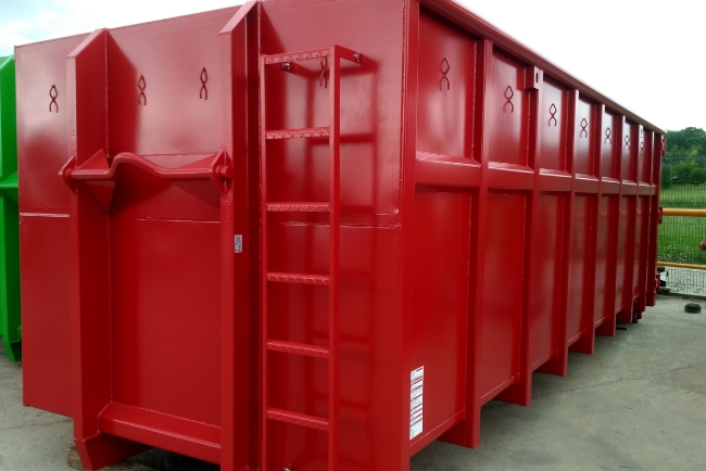 Roter Abrollcontainer – die Kontaktaufnahme ist ein Volltreffer