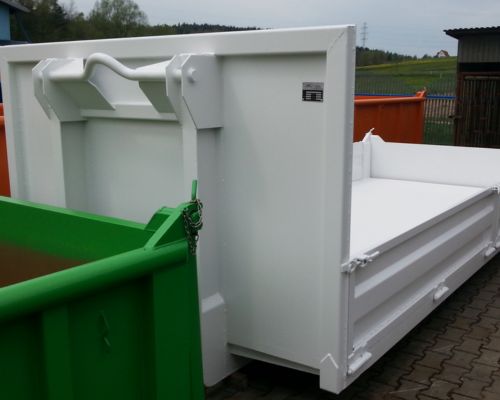 Weißer Abrollcontainer mit Bordwand - stilvolle und praktische Transportlösung in strahlendem Weiß für vielseitige Anwendungen